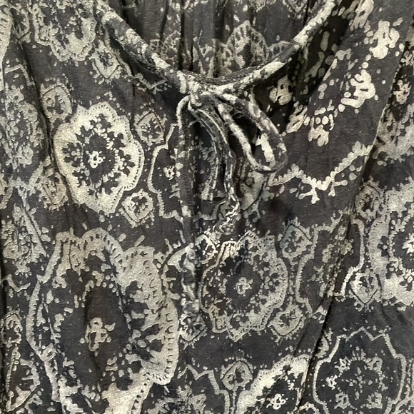 Express Black Pattern Cami - Picture 3 of 5